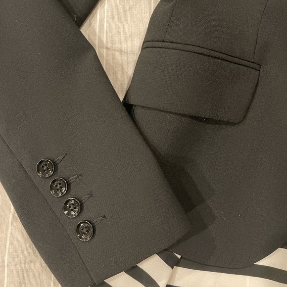 Express Tailored Suit Blazer | Cropped w Notch Collar | Single Button | Pockets - Picture 4 of 10